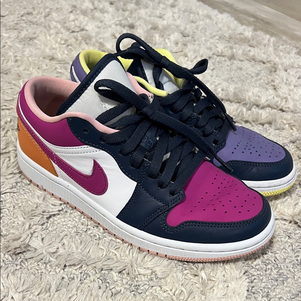 Jordan 1 Low SE mismatched - Picture 2 of 7